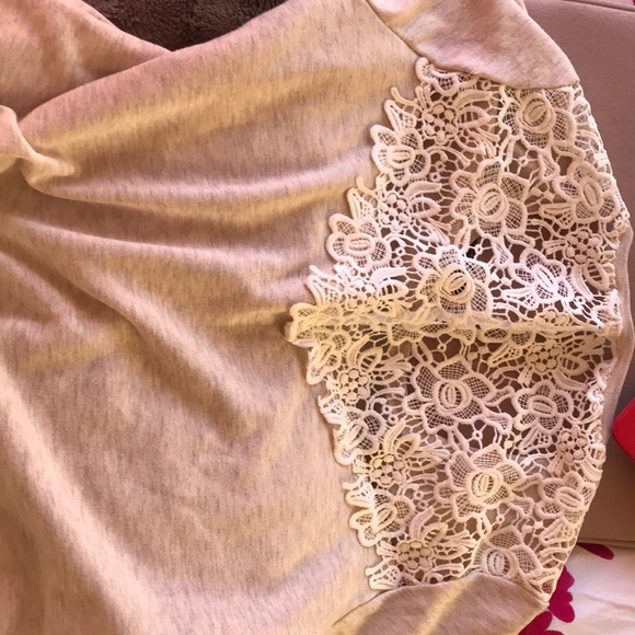 Bluenotes tan sweater - Picture 3 of 3